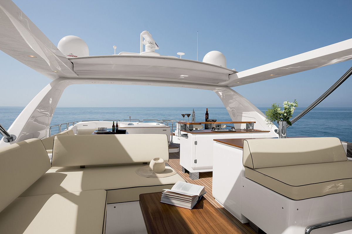 100 Azimut Yacht