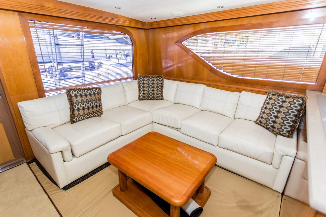 70 Hatteras Sport fishing Yacht