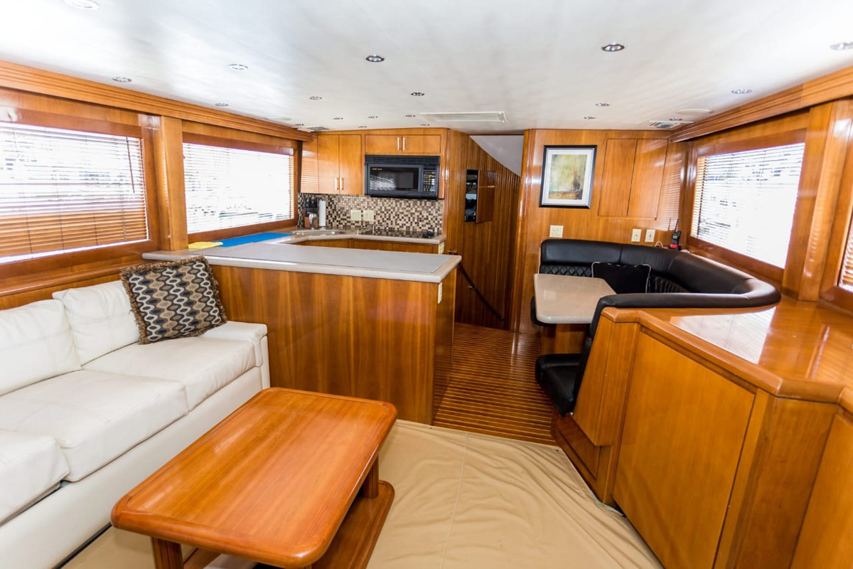 70 Hatteras Sport fishing Yacht