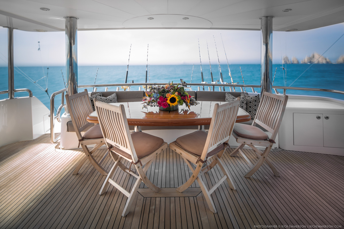 90 Horizon Luxury Yacht